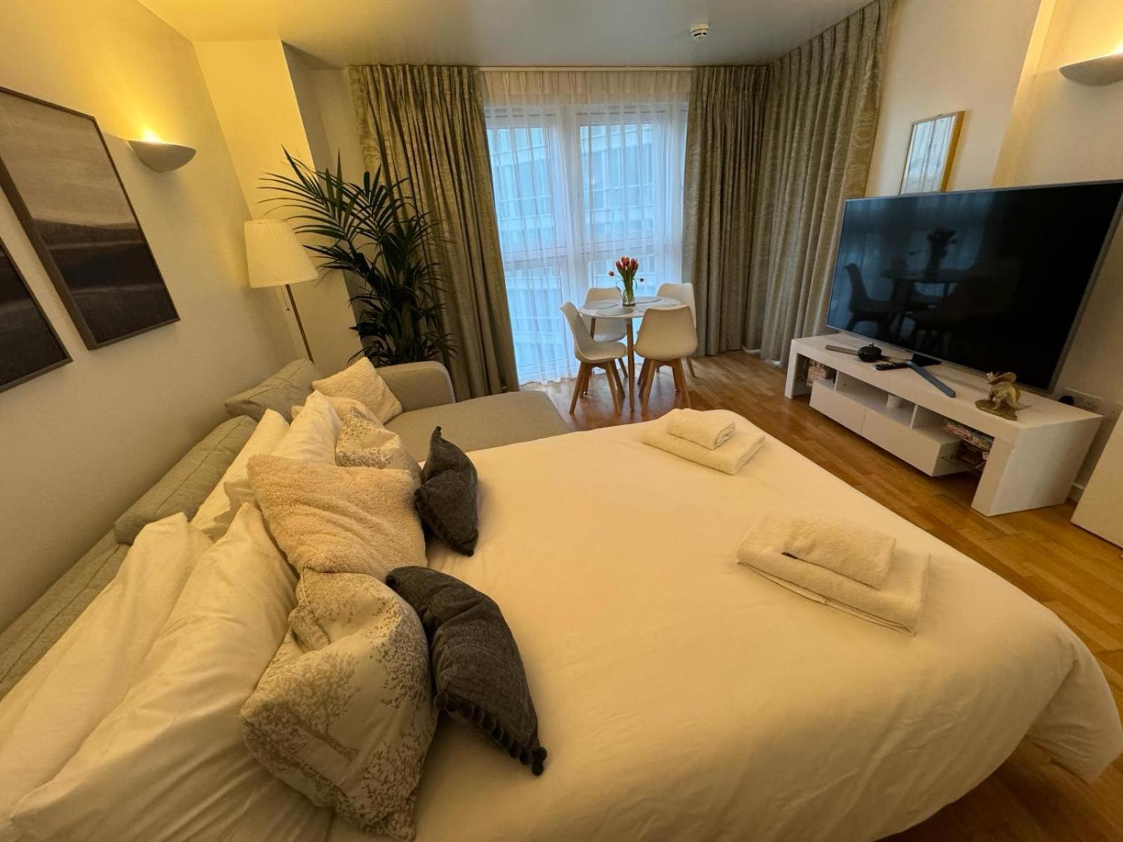 Luxury Apartment In Canary Wharf London Eksteriør billede