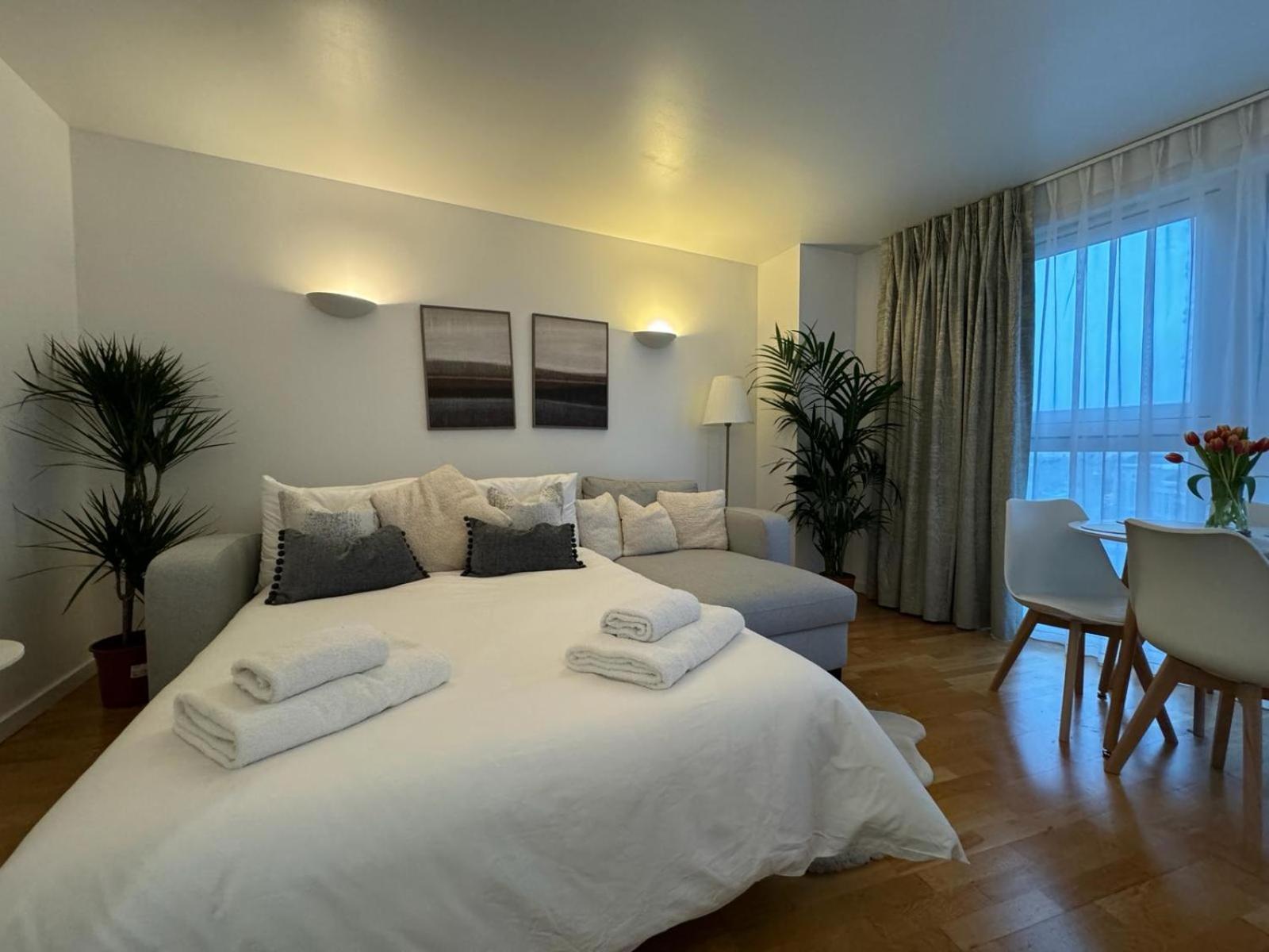 Luxury Apartment In Canary Wharf London Eksteriør billede